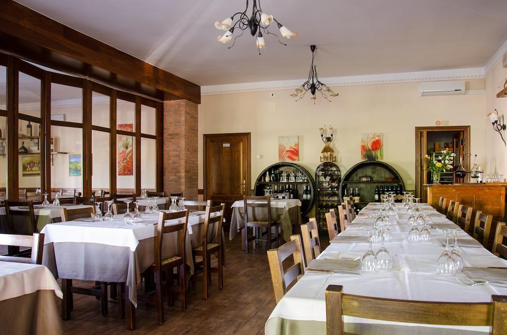 Hotel Il Pozzetto Ravigliano Esterno foto